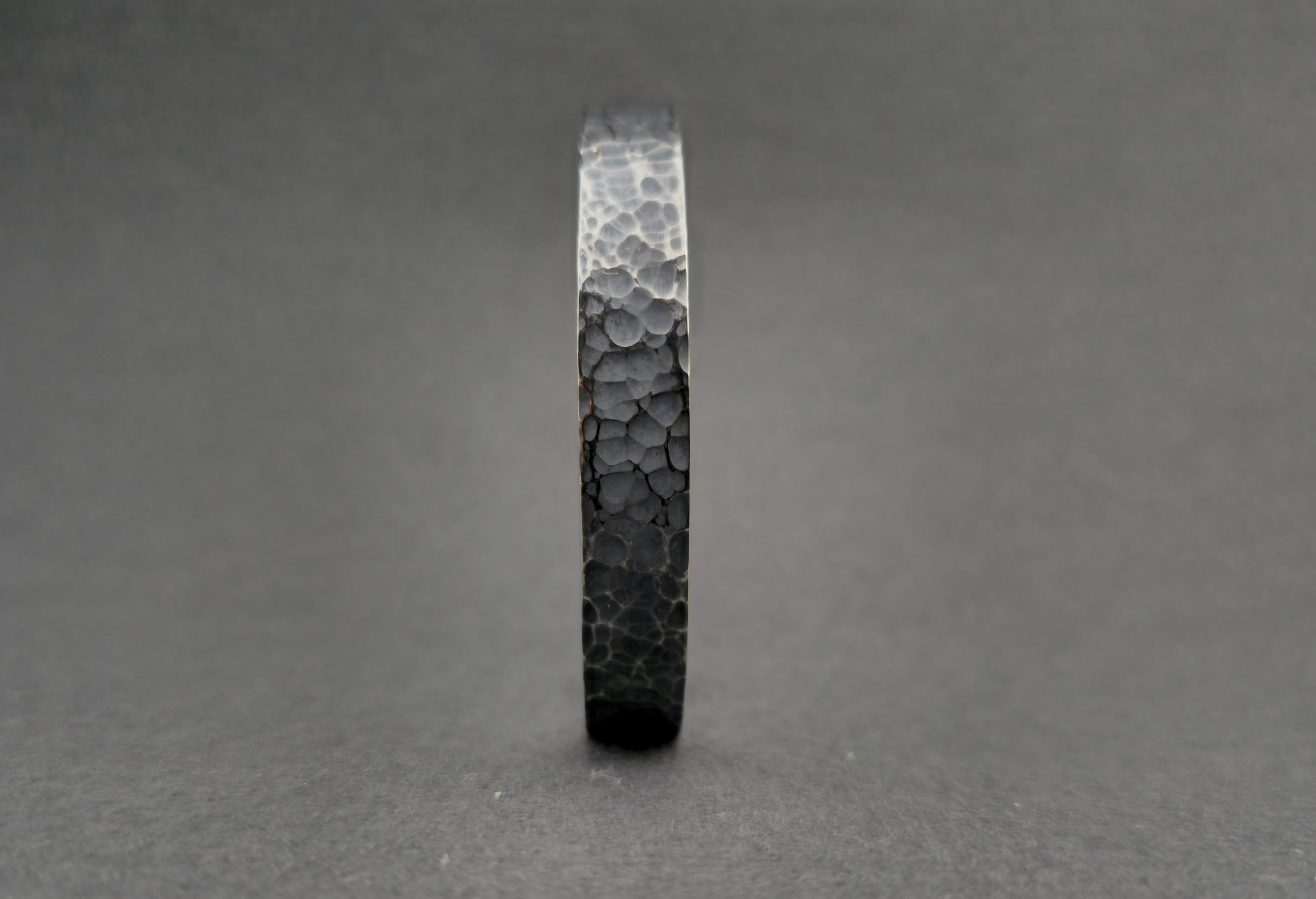 Geschmiedeter Silberarmreif