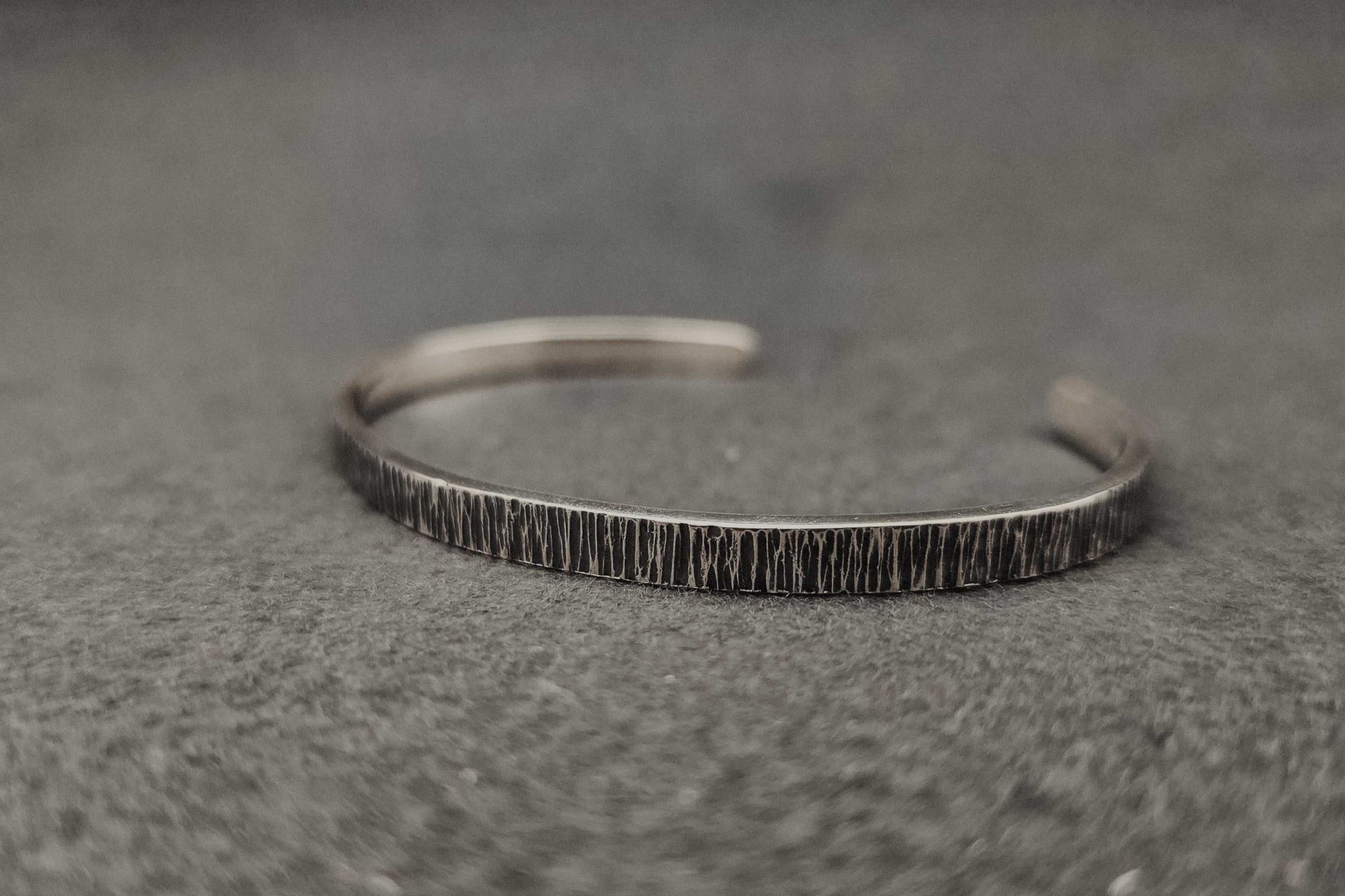 Querrillen Armreif