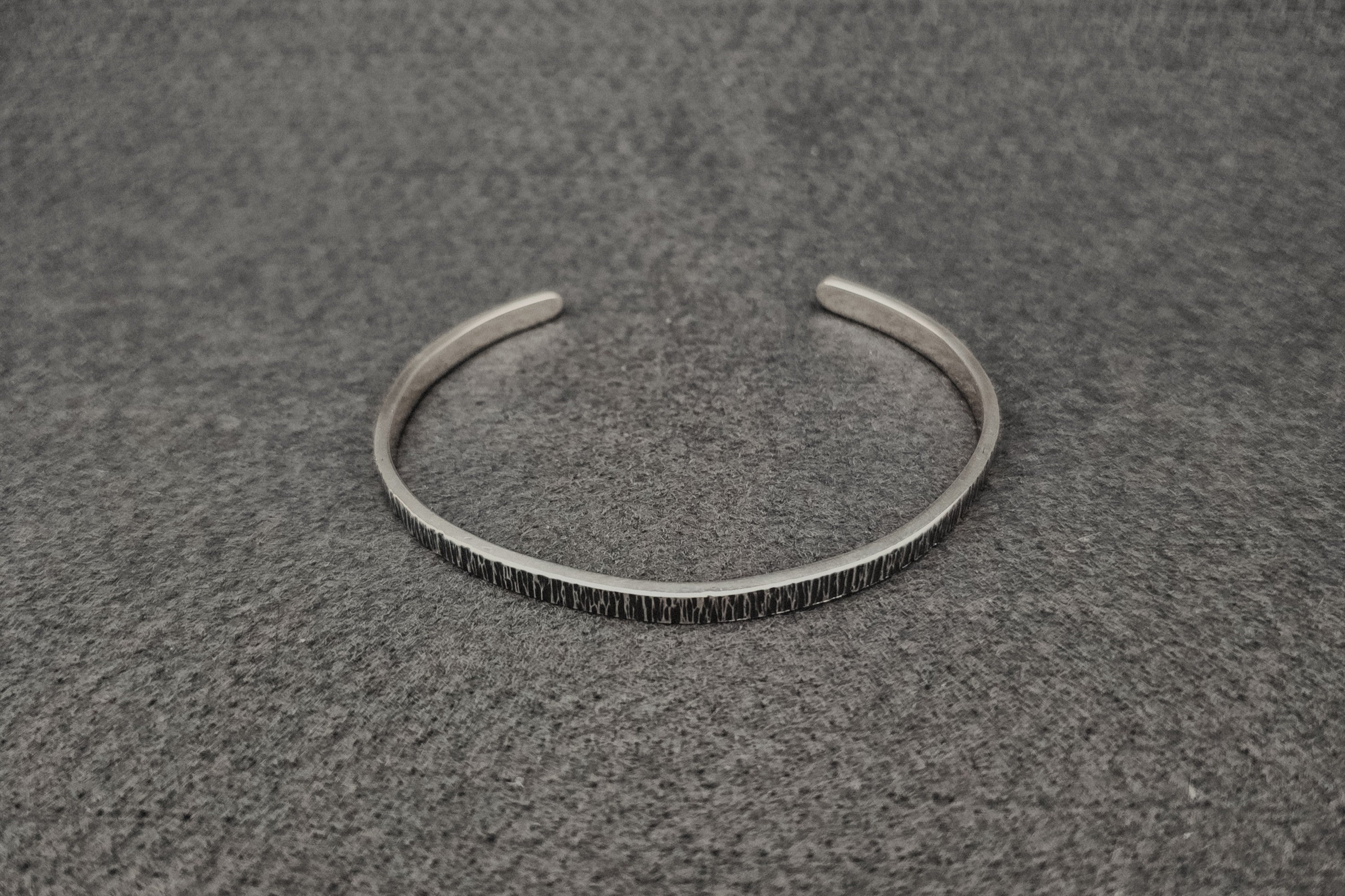 Querrillen Armreif